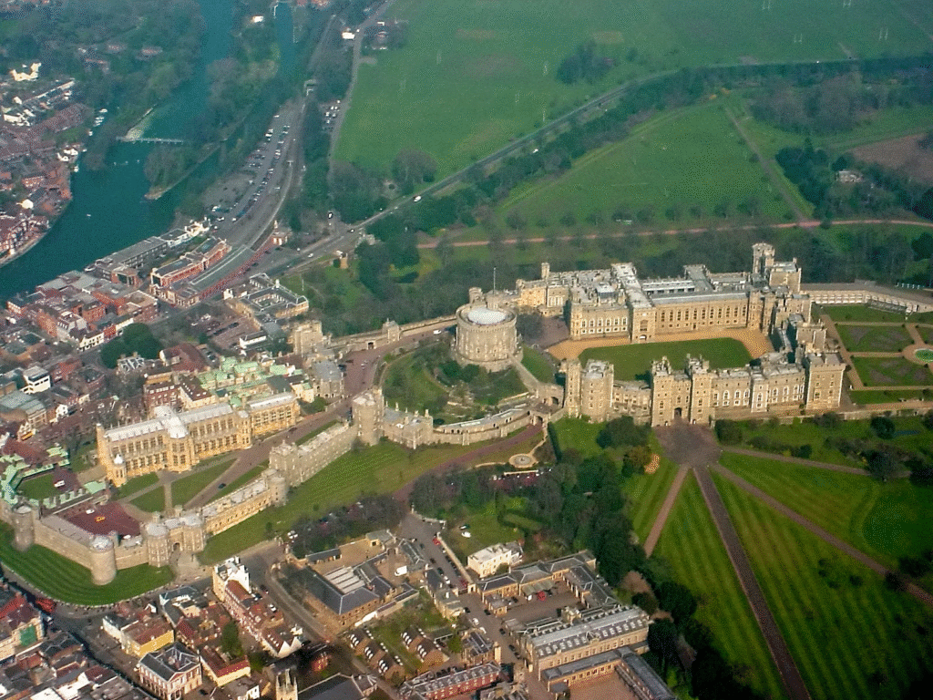 Heathrow airport to Windsor Taxi Transfer